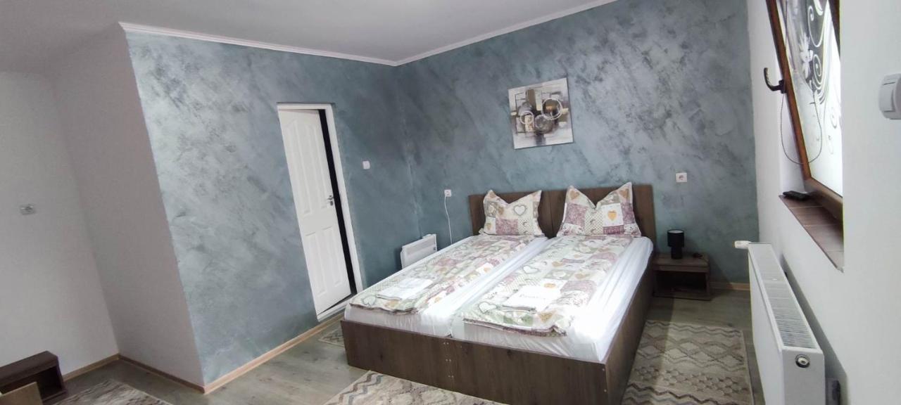 Farkaslaki Panorama Vendeghaz Hotel Lupeni  ภายนอก รูปภาพ